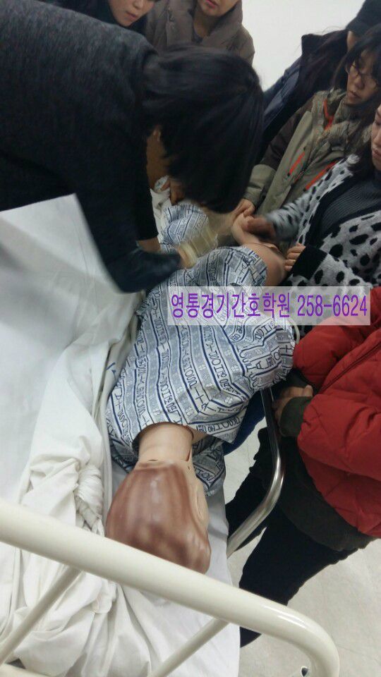 실습실에서 생동감있는 실습수업