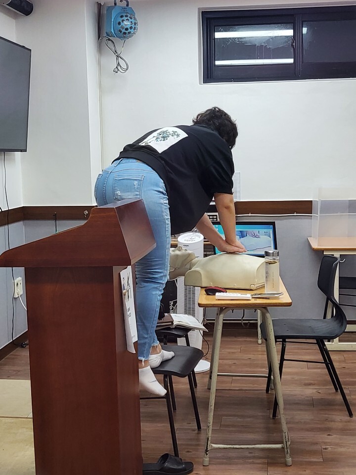 영통경기간호학원은 온라인 수업중 ★