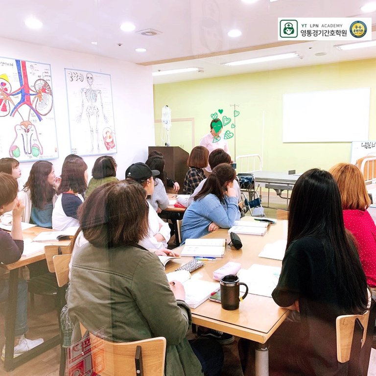 영통경기간호학원의 기본간호수업시간 입니다.